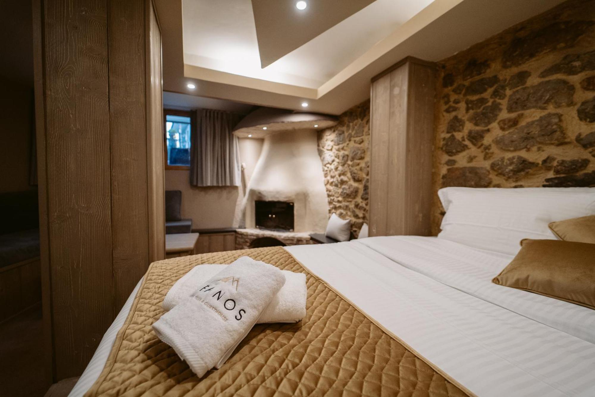 Afanos Guesthouse Arachova Bilik gambar