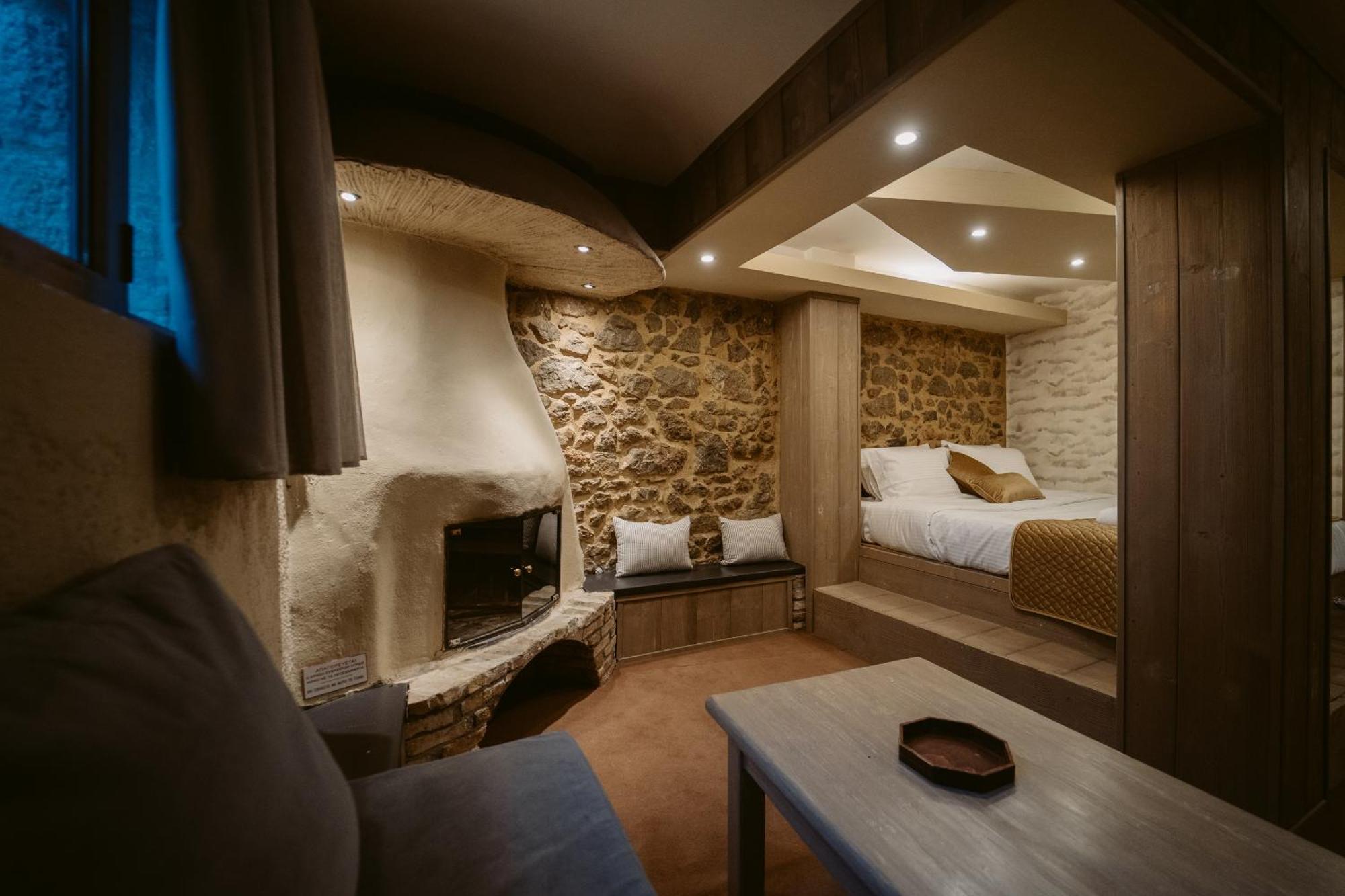 Afanos Guesthouse Arachova Luaran gambar