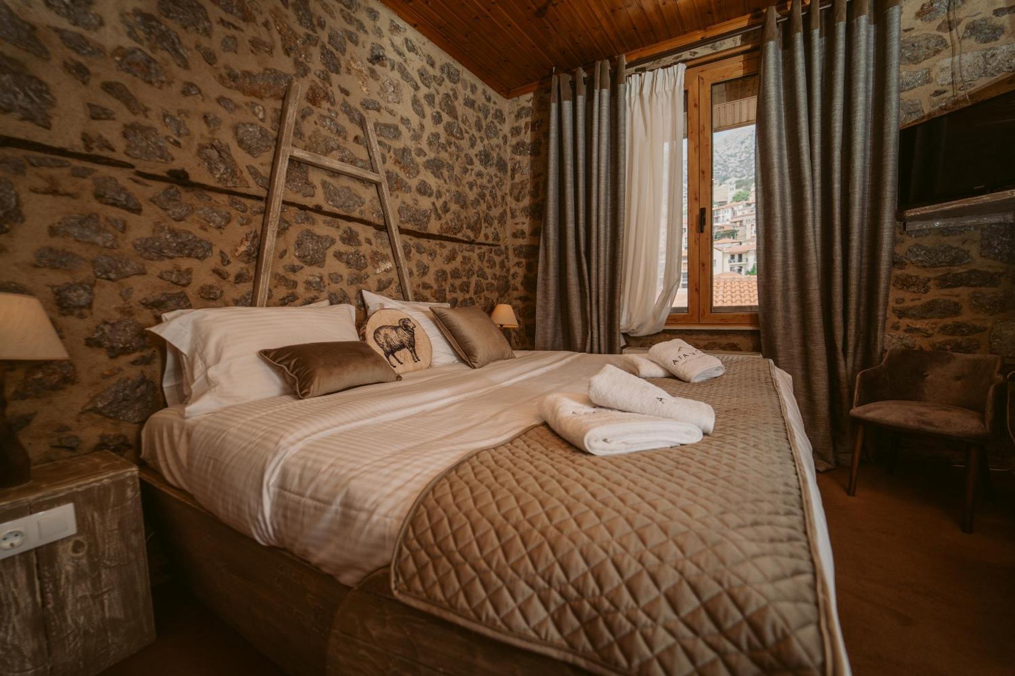 Afanos Guesthouse Arachova Luaran gambar