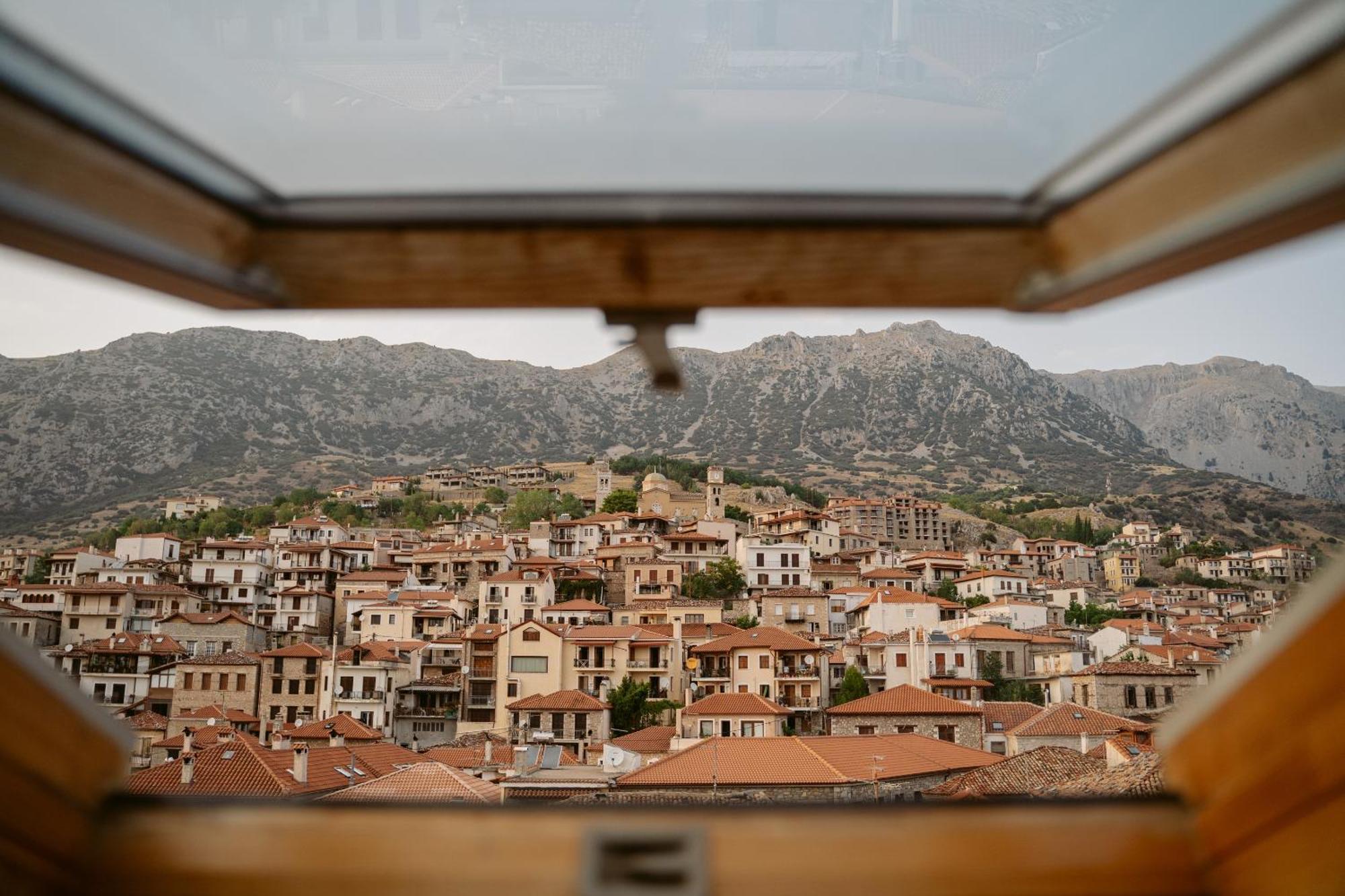 Afanos Guesthouse Arachova Bilik gambar