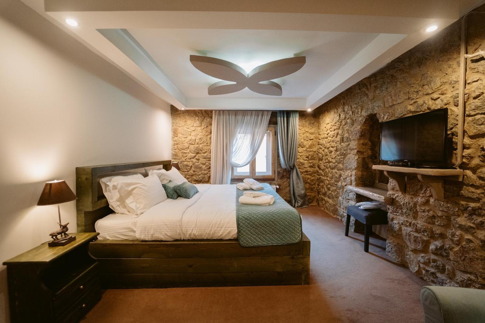 Afanos Guesthouse Arachova Bilik gambar