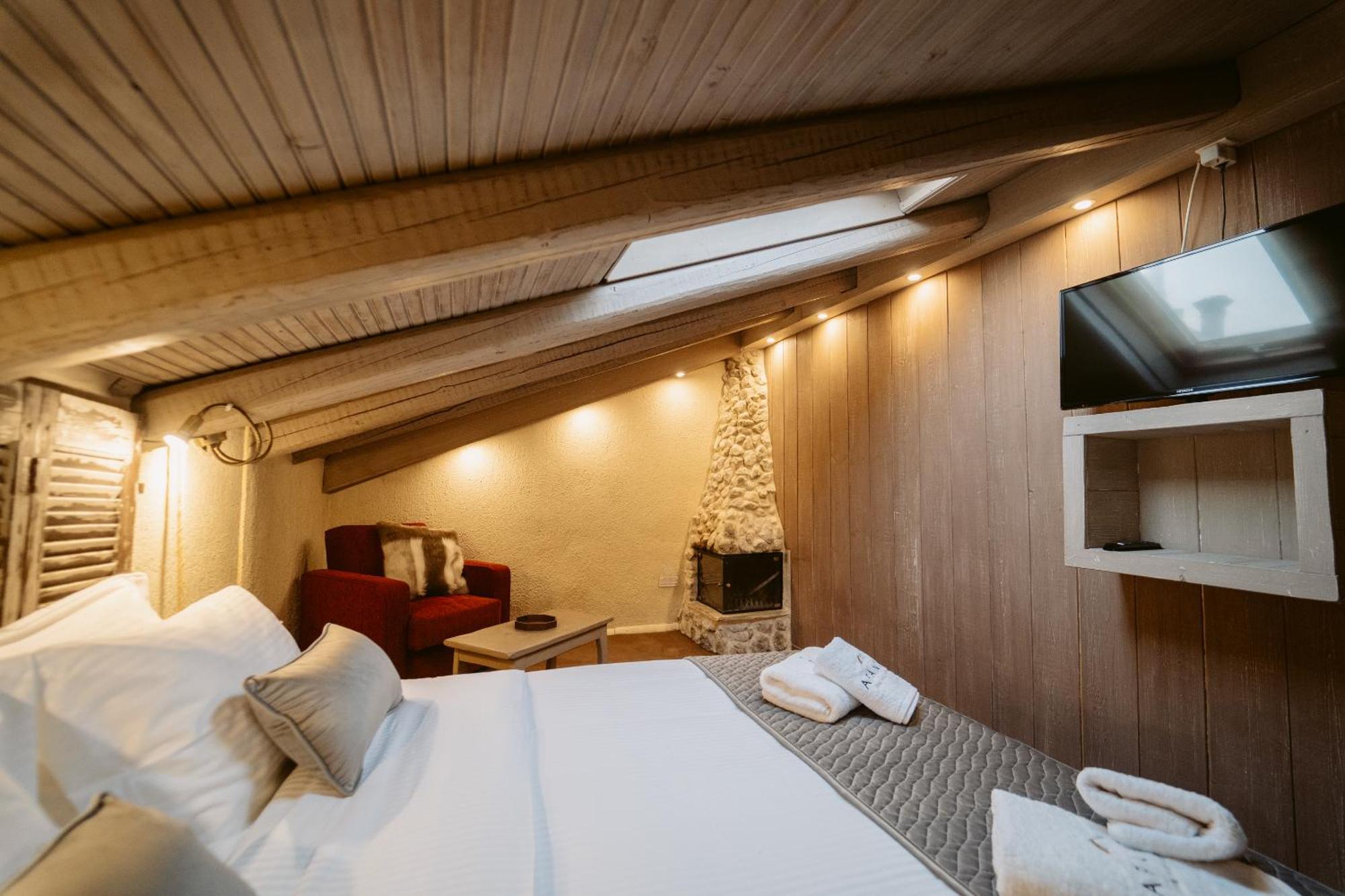 Afanos Guesthouse Arachova Bilik gambar